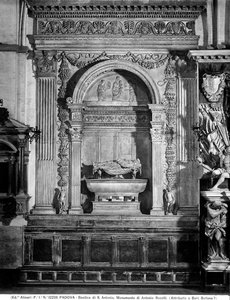 Monument til Antonio Roselli (marmor) af Pietro Lombardo