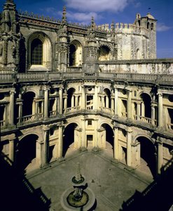 Udsigt over Claustro dos Felipes, færdiggjort efter 1584 af Portuguese School