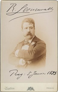 Ruggiero Leoncavallo 1858-1919, 1895. af Prague . Photo studio Jan F.