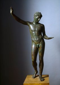 Græsk kunst: "" den unge mand fra Marathon"" (ephebe) statue af Hermes teenager eller ung atlet - Bronzeskulptur lavet af Praxitele (4. århundrede f.Kr.), 330 f.Kr. Dim. 130 cm - Athen, Nationalt Arkæologisk Museum - The Marathon Boy eller Efebe of Maratho