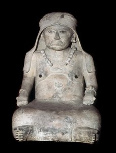 Før colombiansk kunst: gammel kvinde med hoveddæksel. Skulptur fra Veracruz (Mexico) af Pre Columbian Pre Columbian