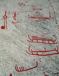 Nordisk bronzealder: både og slæder, helleristninger i Tanum, Sverige af Prehistoric Prehistoric