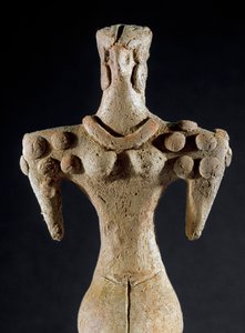 Forhistorie: lerstatuette af en kvinde med firkantet skulder fra det centrale Turkmenistan (Kara-Depe-regionen). 4000-3700 f.Kr. Eneolitikum, kobberalder. Sol. 18 cm Moskva, Institut for Arkæologi ved Det Russiske Videnskabsakademi, Rusland af Prehistoric Prehistoric