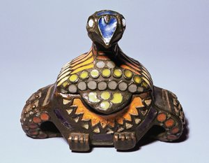 Dueboks fra Talashkino-værkstederne, ca. 1908 (bronze og emalje) af Princess Maria Tenisheva