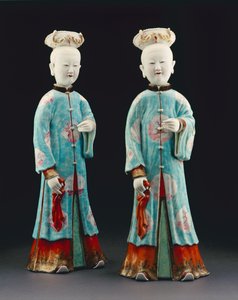 Et par kvindelige figurer, Qianlong periode, 1736-95 (porcelæn)