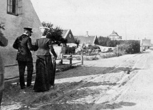 Landing at Skagen, Denmark, 1908. af Queen Alexandra