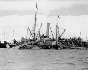 Rejsningen af HMS Gladiator, 1908. af Queen Alexandra
