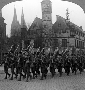 Britiske tropper marcherer i Köln, Tyskland, 1918-1926. af Realistic Travels Publishers