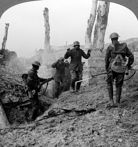 Tyske soldater overgiver sig, Bullecourt, Frankrig, Første Verdenskrig, 1914-1918.