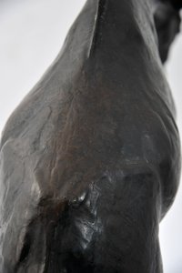 Stor giraf med sænket hoved, modelleret 1909-10, støbt før 1913 (bronze) (se også 3084917-43) af Rembrandt Bugatti