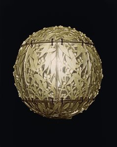 Boule de Gui, en grønfarvet hængende skygge, af Rene Jules Lalique
