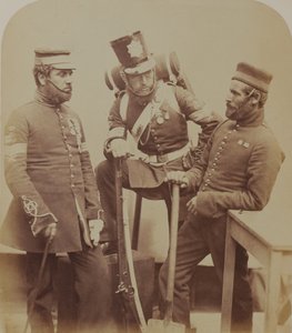 Farvesergent J. Stanton, Kester Knight og W. Bruce, Royal Sappers and Miners, 1856 (sepiafoto) af Robert Howlett