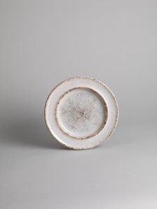 Hvid tinglaseret sideplade; Blåglaseret side- eller frugttallerken, 1914-18 af Roger Eliot Fry