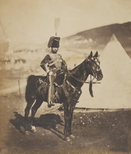 Cornet Henry John Wilkin, 11. (eller prins Alberts egne) husarer, 1855 af Roger Fenton
