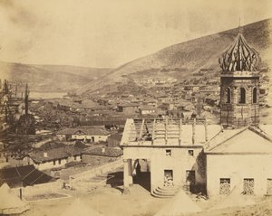 Den russiske kirke og byen Balaklava af Roger Fenton