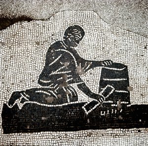 En arbejder, der fylder en skæppe (mosaik af Roman