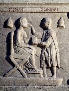En øjenlæge undersøger øjnene på sin patient (nedre relief, 2. århundrede) af Roman