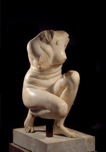 Afrodite sidder på hug. Marmorskulptur fra det 2. århundrede e.Kr. Sol. 0,71 m Paris, Musée du Louvre. af Roman