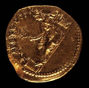 Aureus (omvendt) præget af Hadrian (AD 117-AD 138) forestillende AEGYPTOS (Ægypten) tilbagelænet venstre. (guld) Indskrift: AEGYPTOS (for forside se 119152) af Roman