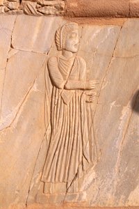 Nærbillede af det dekorative scenerelief af teatret i Sabratha, Libyen, Tripolitanien. af Roman