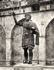 Kolossal statue muligvis af kejser Valentinian I (321-375) kaldet 