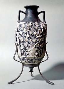 Lille amfora kaldet blå vase, der viser en dionysisk scene af Roman
