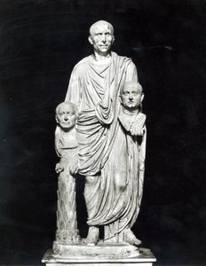 Lucius Junius Brutus holder buster af sine forfædre (marmor) (s/h foto) af Roman