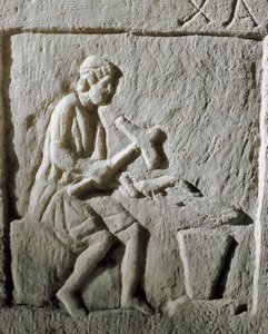 Romersk kunst: detalje af en stele, der forestiller en smed, der slår metal på en ambolt. Fra Konstantinopel. 1. århundrede f.Kr. Istanbul, Arkæologisk Museum af Roman