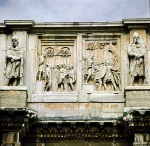 Romersk kunst: lavt marmorrelief, der repræsenterer fordelingen af tilskud til folket (venstre) og overgivelsen af en barbarisk leder (højre). 312-315 e.Kr. Konstantinbuen, Rom af Roman