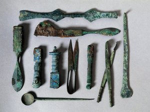 Roman kunst: sæt kirurgiske instrumenter fra kirurgens hus i Pompeji. 1. århundrede f.Kr. Napoli, Museo Archeologico Nazionale af Roman