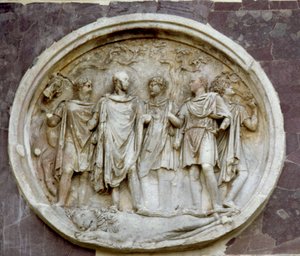 Rundtavle med Hadrianus, fra Konstantins bue (marmor)