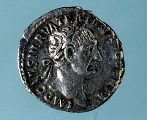 Sølvmønt med billede af den romerske kejser Nerva (26 - 98). af Roman