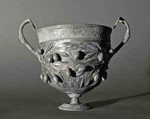 Sølvkantharos med olivengren af Roman