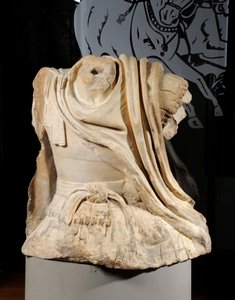 Torso af Lucio Licinio Murena inspireret af hesteryg Alexander fra bronzegruppen Lysippos dedikeret til Dion, 67 AD (marmor) af Roman