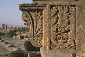 Arkitektonisk fragment med udskåret dekoration, Sertius-markedet, den høje kejsertid (27 f.Kr. - 395 e.Kr.) af Roman Imperial Period