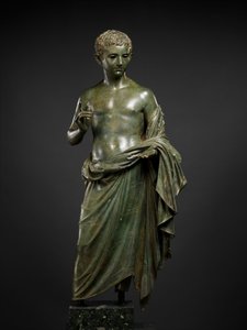 Bronzestatue af en aristokratisk dreng, 27 BC-14 AD (bronze) af Roman Imperial Period