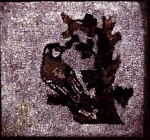 Fugl i et træ (mosaik) af Roman Roman
