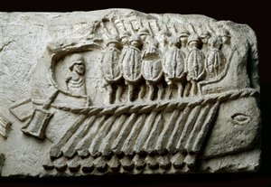 Afstøbning af et romersk bireme-krigsskib med bevæbnede soldater (relief på sten) af Roman Roman