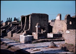 Korsvej mellem cardo V og nedre decumanum, 5. århundrede f.Kr.-1. århundrede e.Kr af Roman Roman