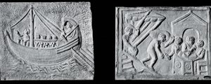Relief, der forestiller et handelsskib (Museo Nazionale, Rom) og relief, der viser losningen af et skib (Museo Torlonia, Rom) 3. eller 4. århundrede (sten) (s/h foto) af Roman Roman