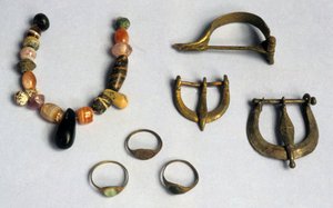 Ringe, spænder og fibulae, Masada (mixed media) af Roman Roman
