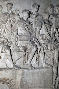 Romersk kunst: "" den romerske kejser Trajan på tribunen, der holder et krigsråd"" Form fra 1862, der gengiver basreliefferne af søjlen af Trajan (søjle Trajanus) (Colonna Traiana) i Rom bygget under kejser Trajans regeringstid ( 53-117). Trajane col af Roman Roman