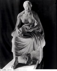Siddende filosof, hovedet menes at være Demosthenes (384-322 f.Kr.) (tilføjet senere) fra villa Montalto-Negroni (marmor) (s/h foto) af Roman Roman