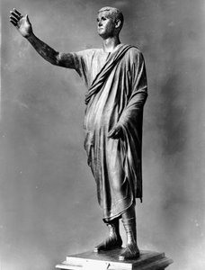 Statue af en romersk taler (bronze) af Roman Roman