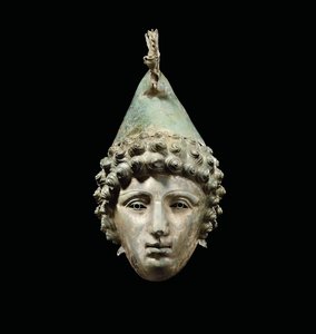 Crosby Garrett-hjelmen, sent i det 1.-2. århundrede e.Kr. (bronze) (se også 871729-34, 482018 & 413093-94) af Roman Roman