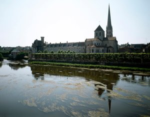Romansk kunst: udsigt over klosteret Saint-Savin-sur-Gartempe (Saint Savin sur Gartempe), grundlagt i det 11. århundrede. Saint Savin, Wien af Romanesque