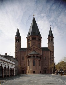 Romansk kunst: udsigt over katedralen Saint Martin, bygget mellem det 10. og 12. århundrede. Mainz, Tyskland af Romanesque