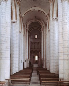 Udsigt over skibet af Romanesque