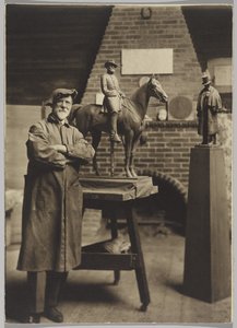 I studiet, Cyrus Dallin (s/h-foto) af Ross W. Baker