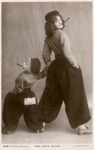 Gertie Millar, britisk skuespillerinde og sangerinde, c1906. af Rotary Photo